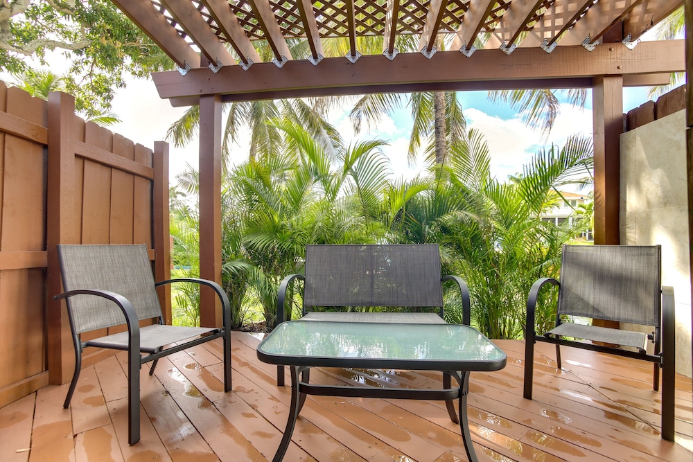 Canal Side Retreat w/ Dock, By Hollywood Boardwalk