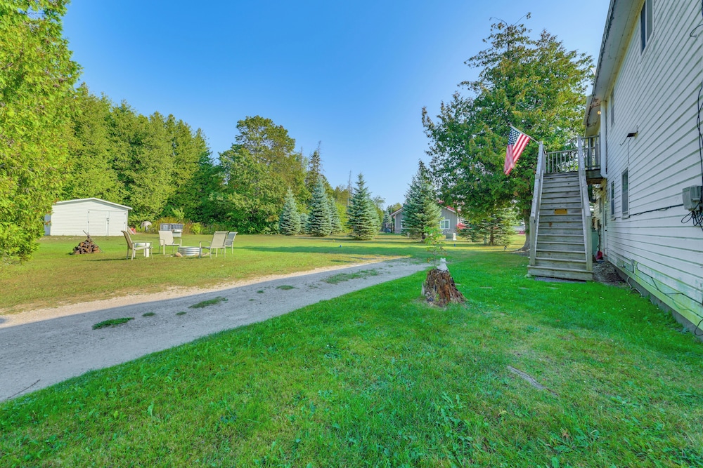 Cozy Apt < 1 Mi Near Lake Huron & Mackinac Island!