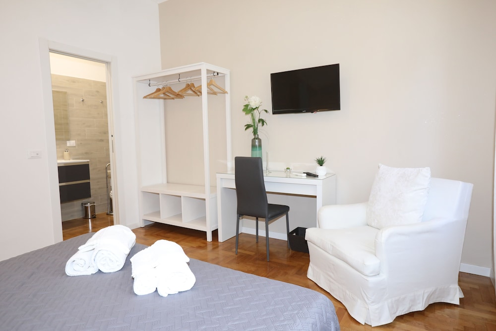 Unique Luxury Apartment and Rooms