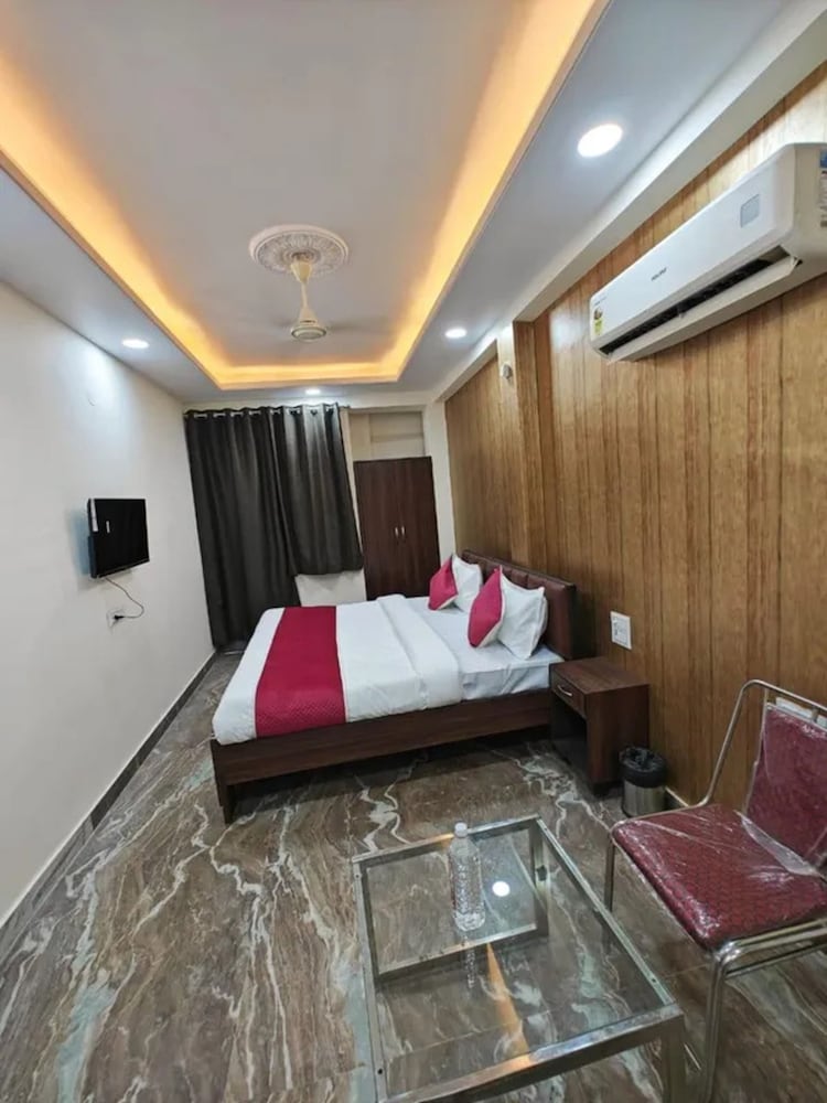 Fabhotel Uday