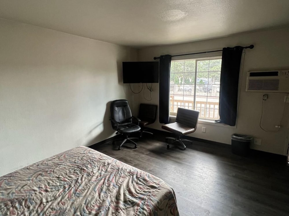 States Motel view 4