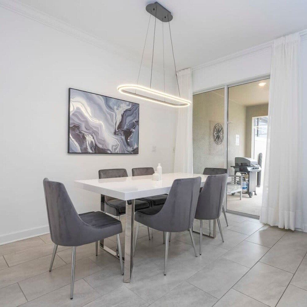 2941 Modern 4BD at Storey Lake