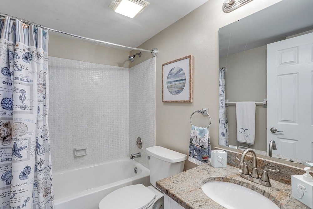 Oceanfront Fort Pierce Condo: Pool & Beach Access!