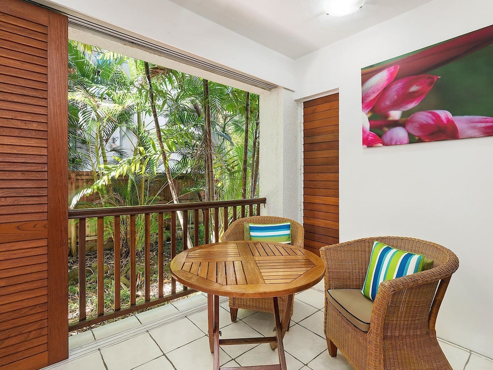 Palm Cove Retreat 31 view 4