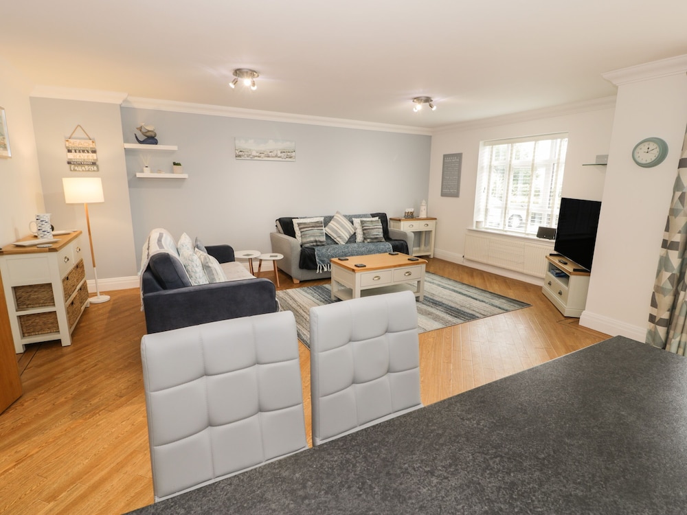 Apartment 6