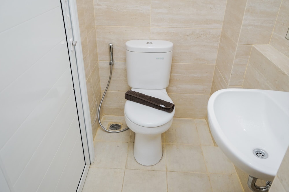 Cozy and Nice Studio Apartment at Springwood Residence