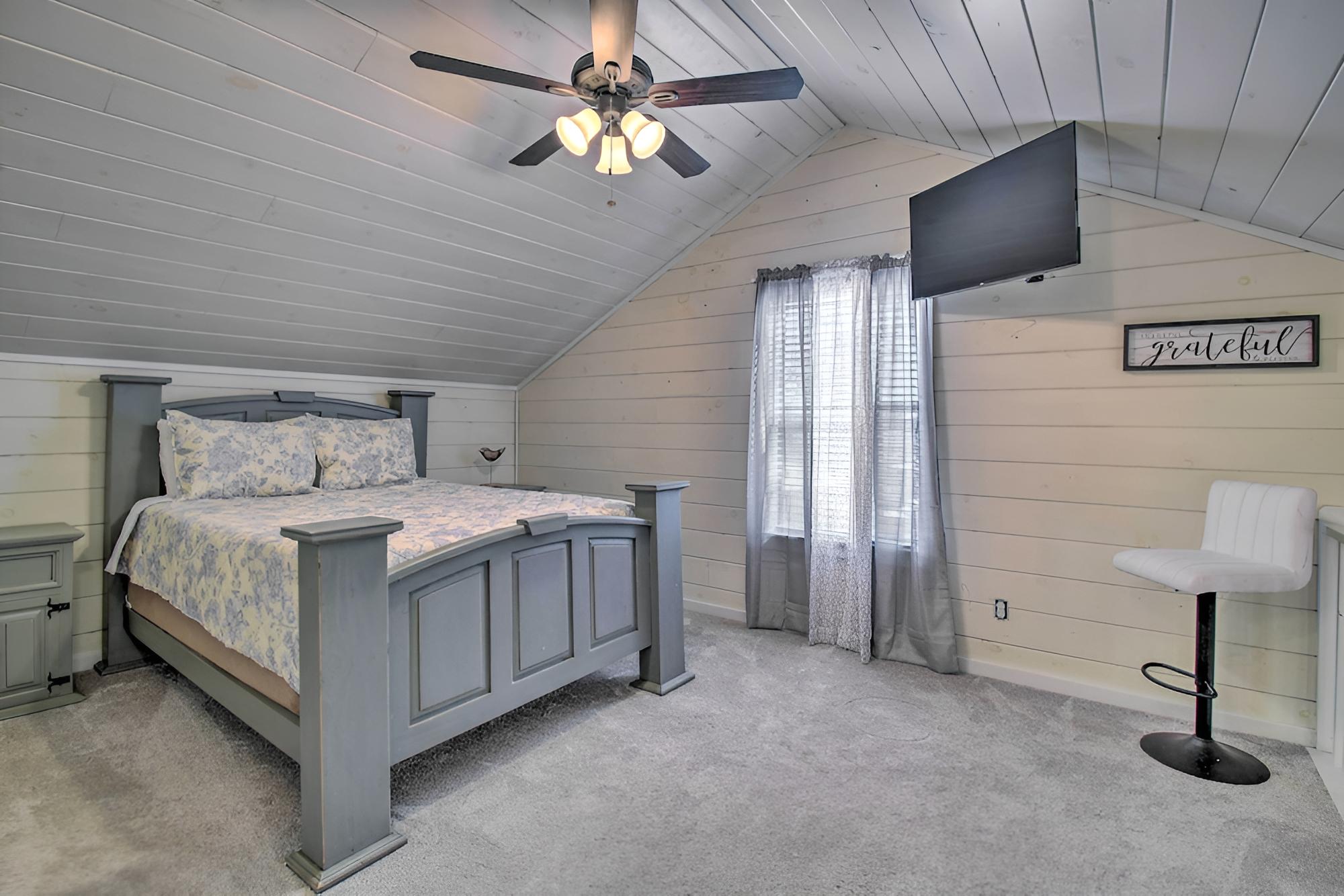 Broken Bow Cabin w/ Private Deck ~ 5 Mi to Lake! view 4