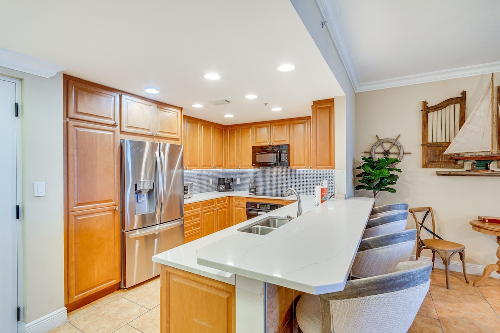 Pensacola Beach Retreat w/ Direct Beach Access!