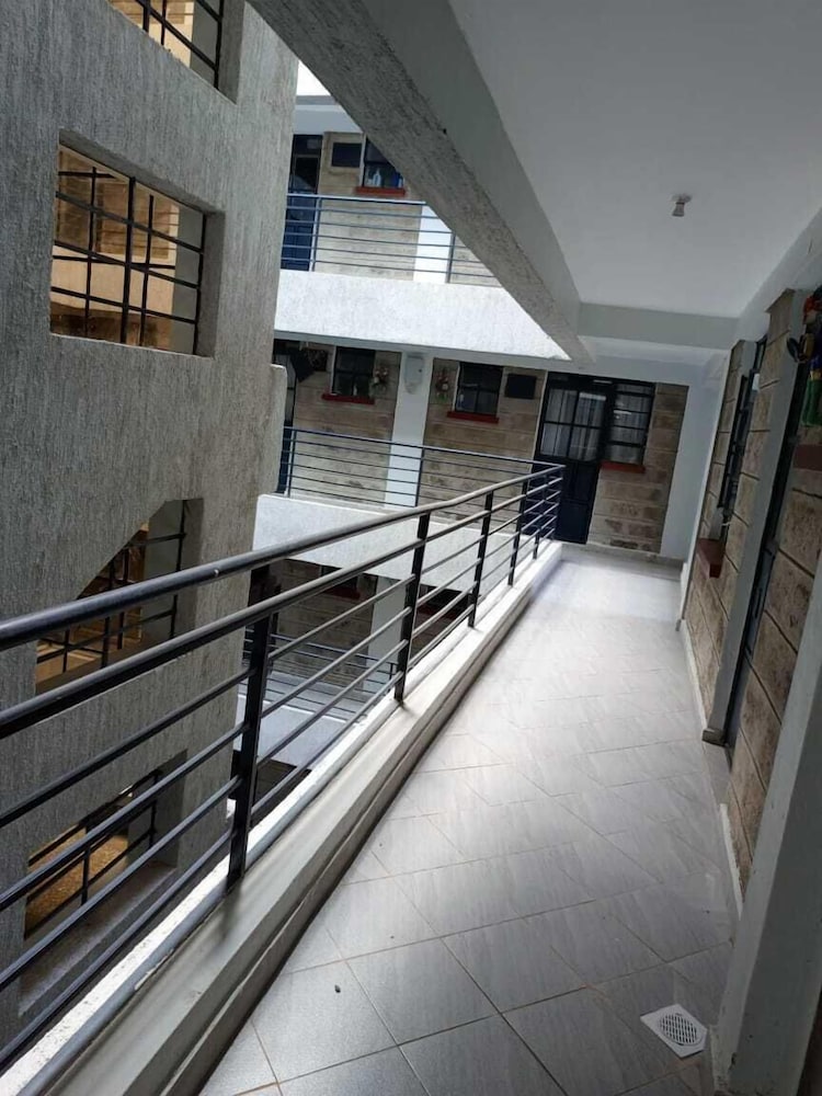 Lux Suites Amaziah Apartments Muthiga view 4