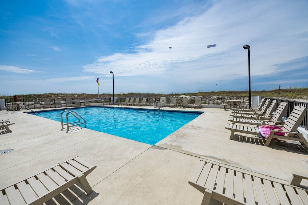 Island Winds East 311 3 Bedroom Condo