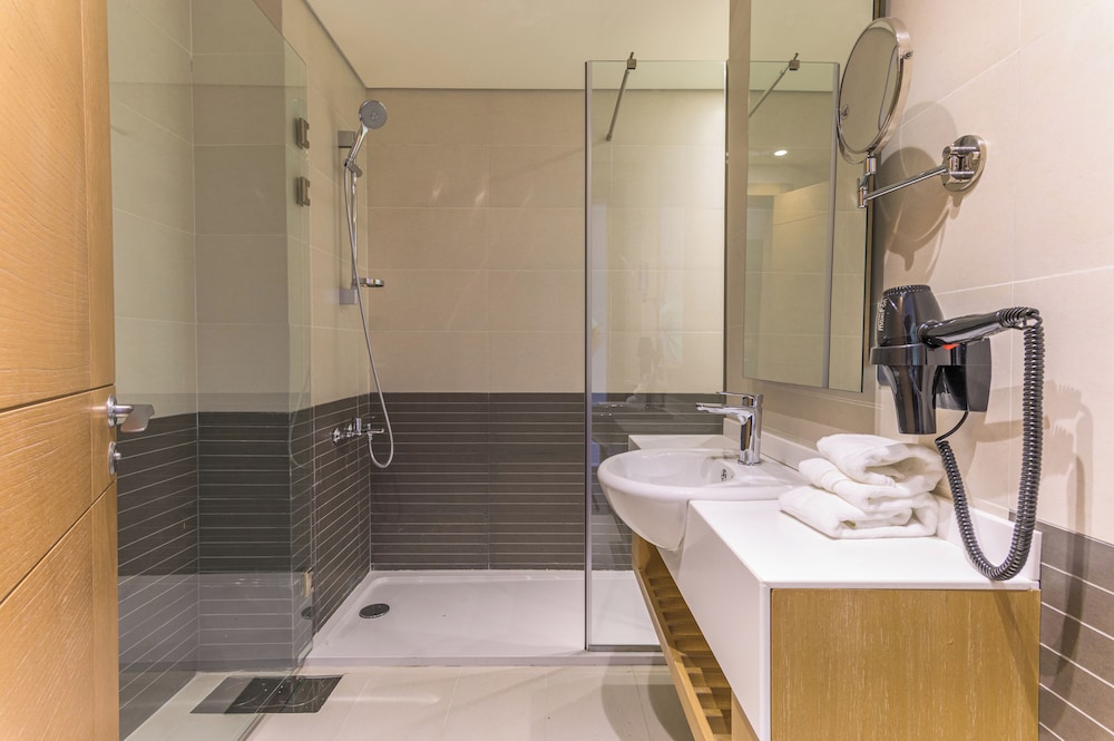 Jounieh Living - Residences by Local Host