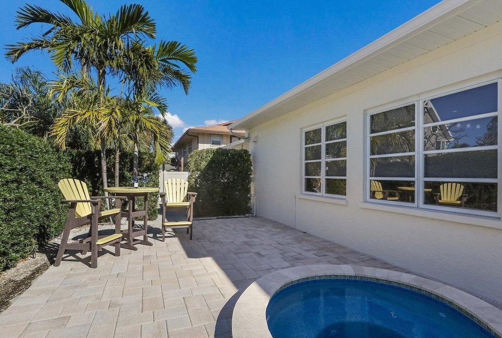 Surf Riders 4 Bedroom Home