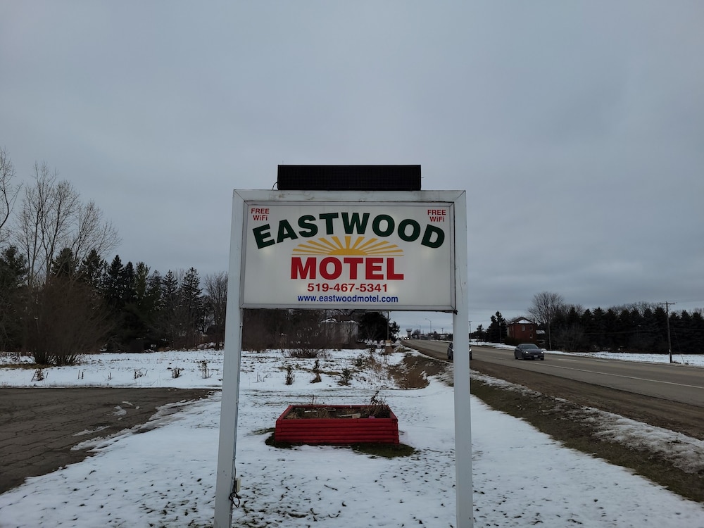 Woodstock Vacations - Eastwood Motel - Property Image 1