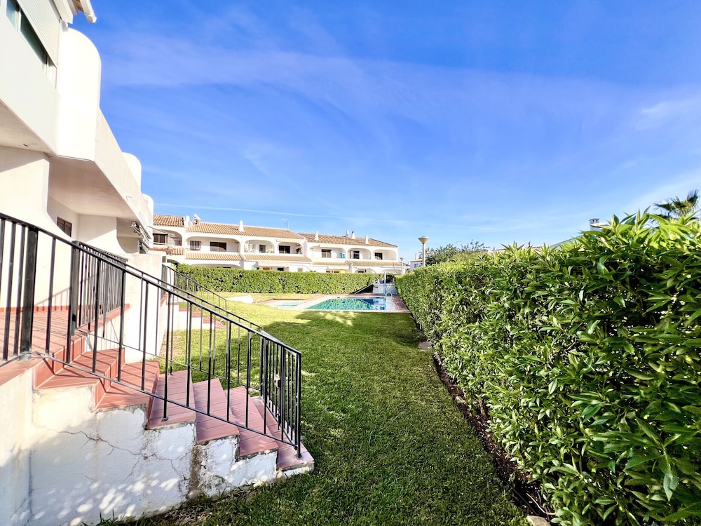 Quarteira Classic 2 With Pool by Homing