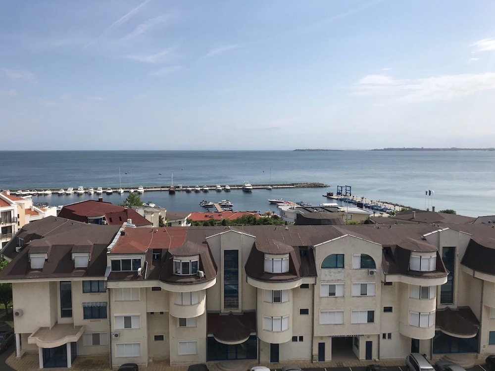 Lazur 5 Apartments