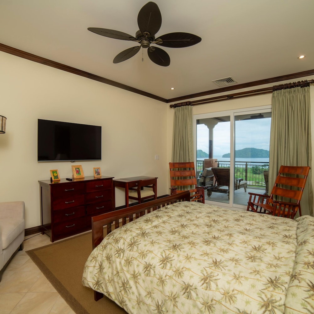 Altavista 5A 3 bdr 3 Bath Ocean View view 5