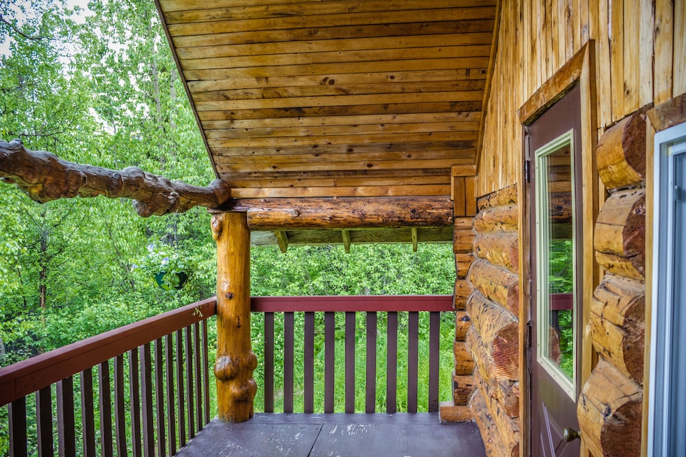 Midnight Sun Log Cabins