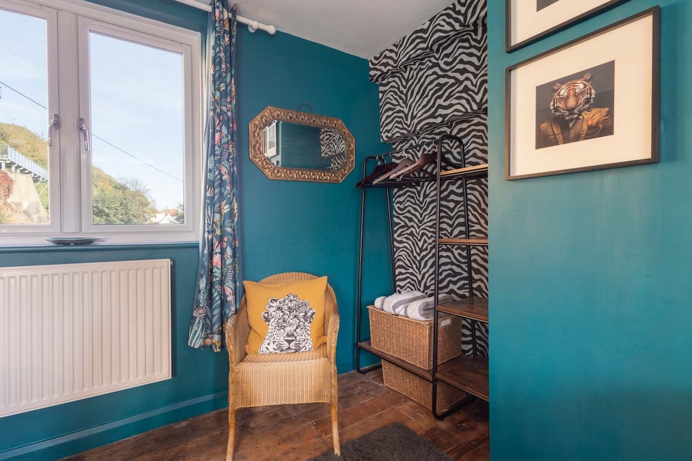 Host Stay Candyfloss Cottage