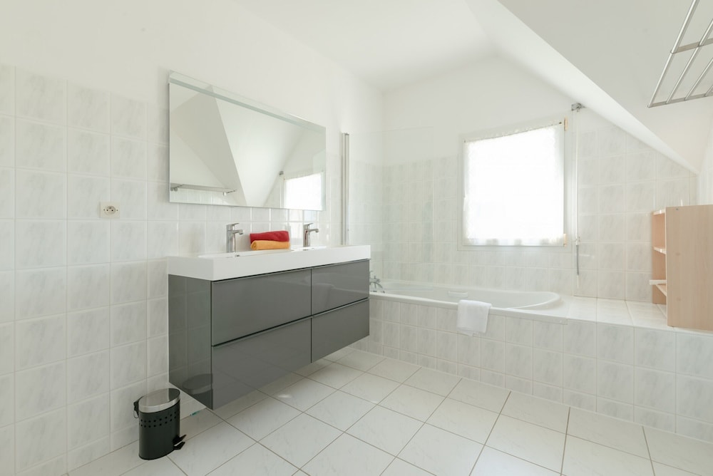 House in Saint-pabu Near Stunning Beaches