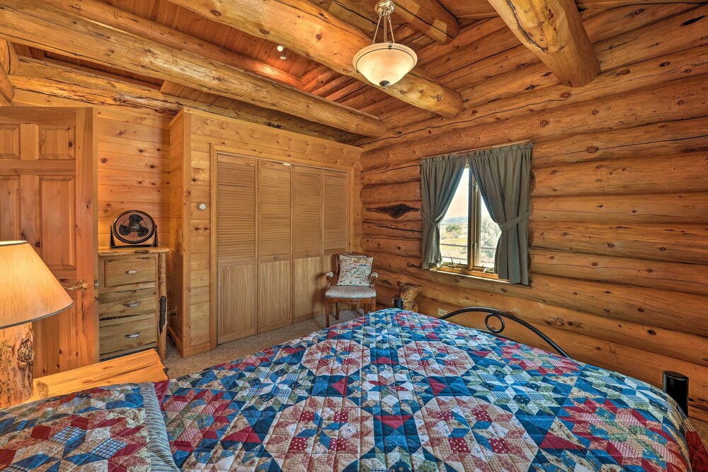 Miscellaneous Market Vacations - Exquisite Log Home With Lander Valley Views! - Property Image 3