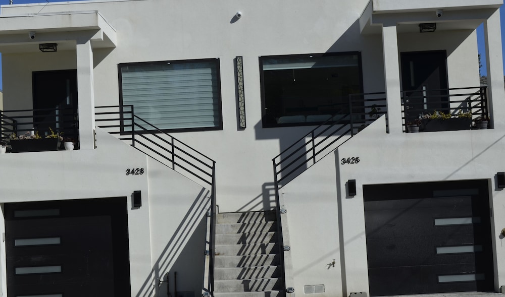 Dimond Abode Vacation Rental