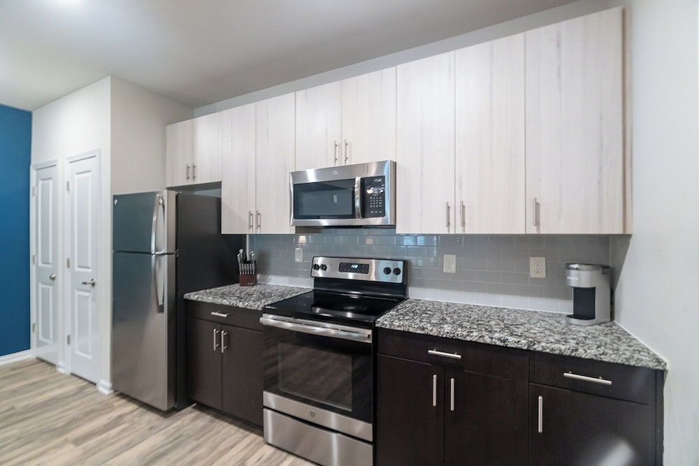 Landing Apartments - University City North