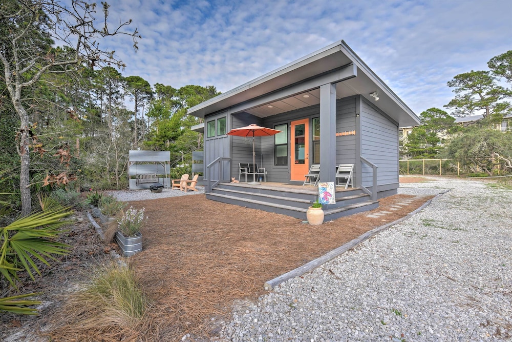 Mid-century Modern Beach Cottage With Fire Pit!