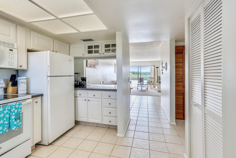 Bayshore Yacht & Tennis 314