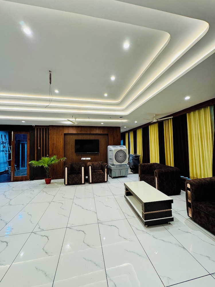 Hotel Ellora Inn Best Hotel In Sultanpur