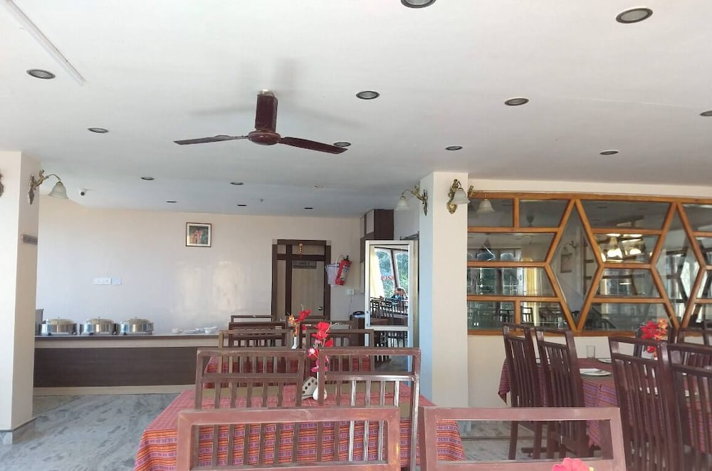 The Fortuna Hotel Lachen by Baizus