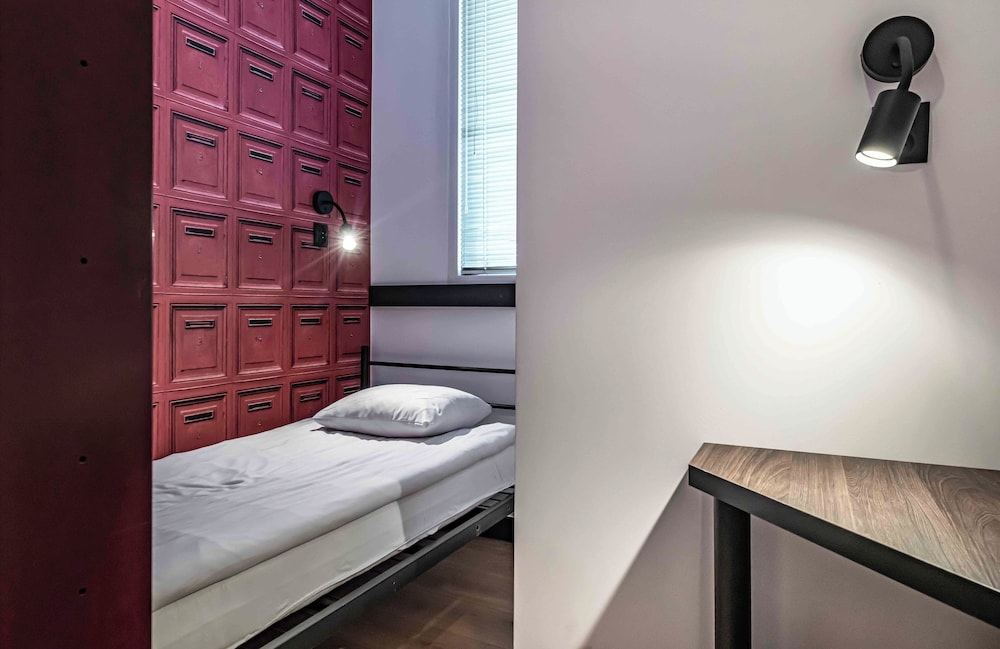 VOLA Hostel