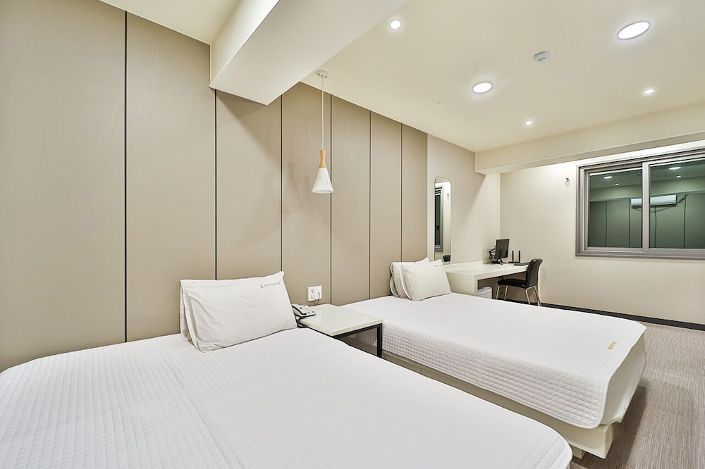 Top Motel
