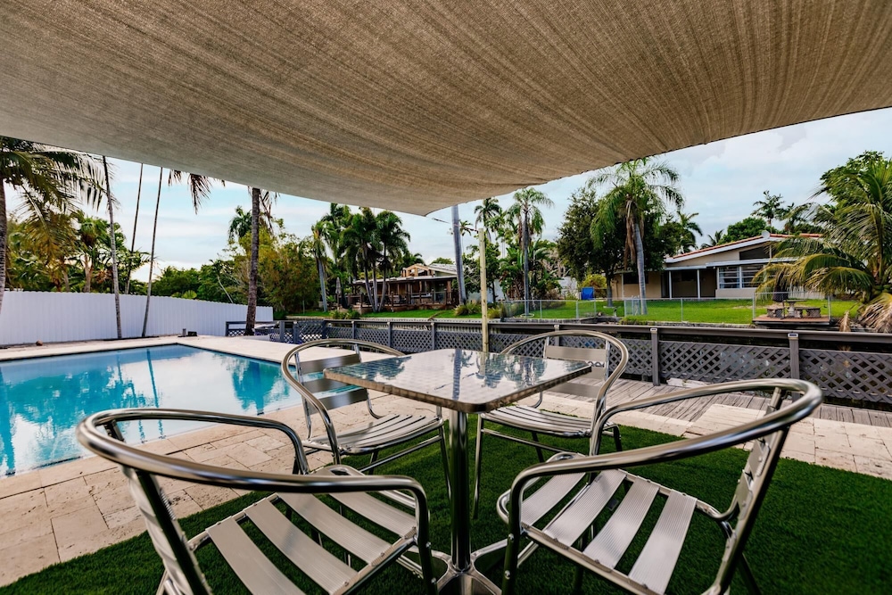Stylish Aventura Home With Pool on Intercostal view 5