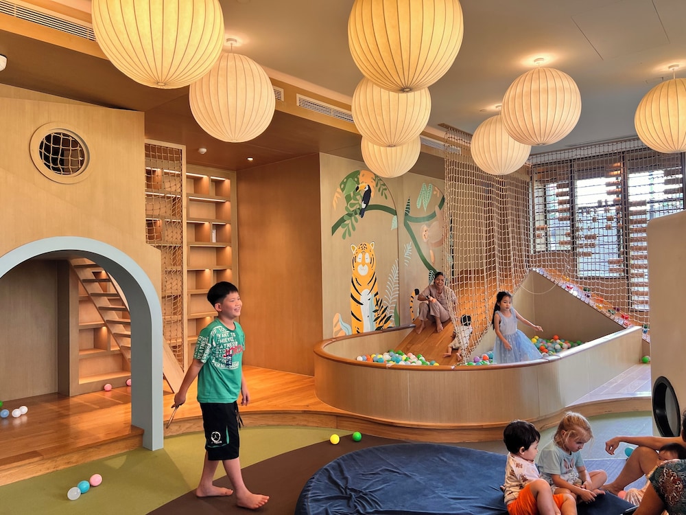 Vinhomes Grand Park-Masterise Center