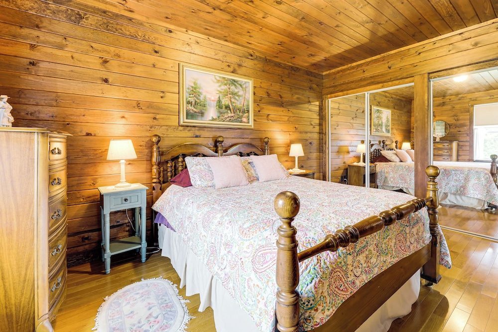 The Hideaway in Downeast Maine: Walk to Ocean