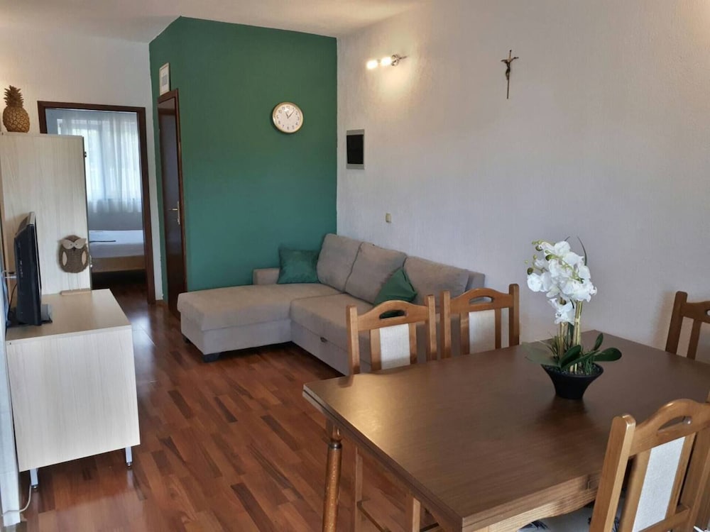 Lovely 2-bedroom Apartment in Poljica view 5