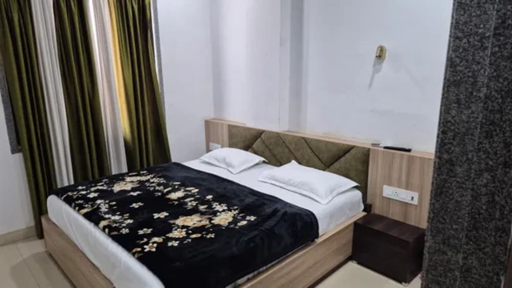 Fabhotel Shree Hanuman