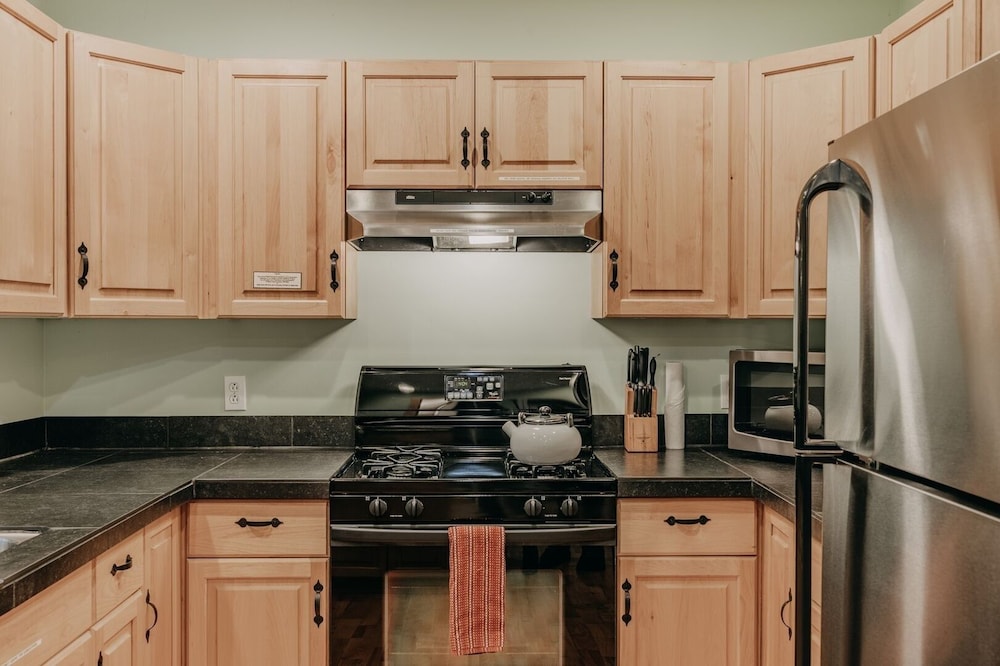 12gs - Bbq - Wifi - Dishwasher - Sleeps 4 2 Bedroom Home by RedAwning