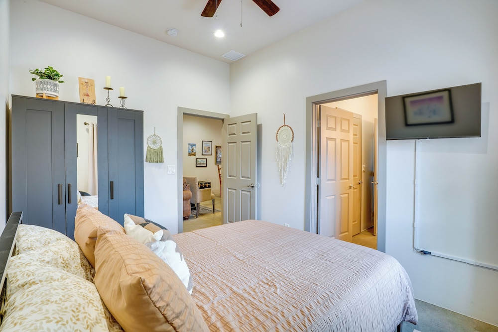 Patio & Shared Hot Tub: Tucson Fourplex Townhome!