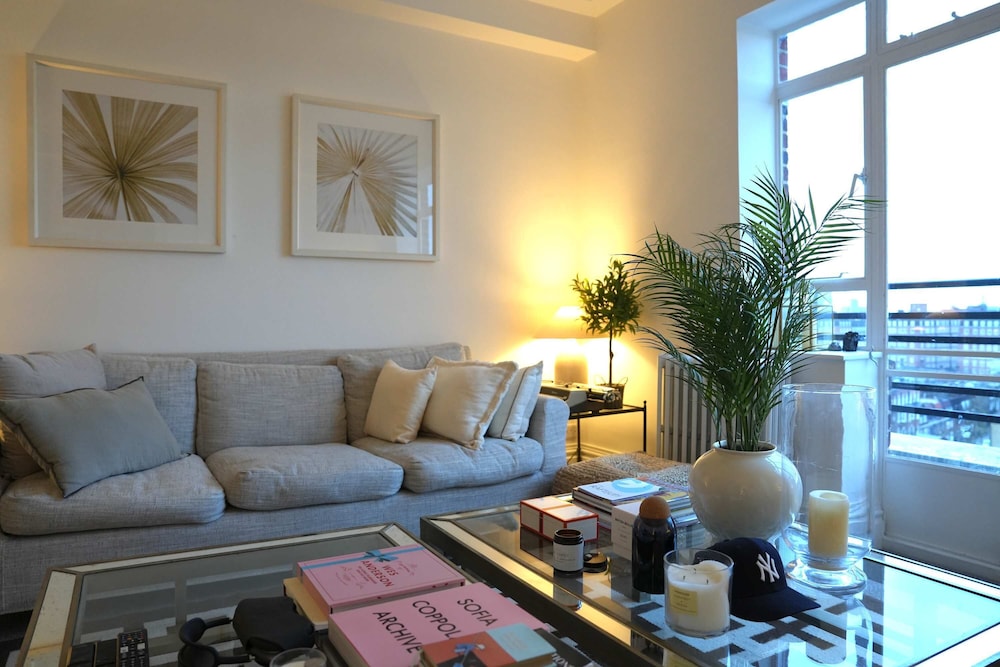 Large 1 Bedroom Apartment - Chelsea