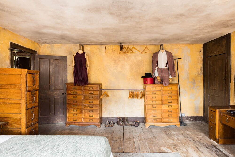 Extraordinary Grade Ii-listed Early Georgian Home