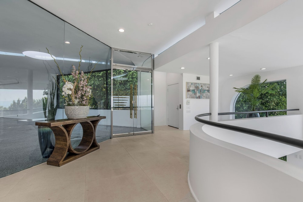 Los Angeles Vacations - Bel Air Yacht Mansion - Property Image 30