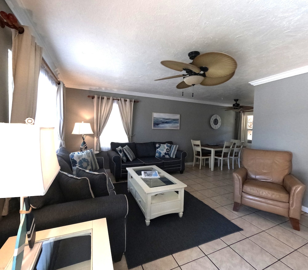 Queen's Gate Resort
