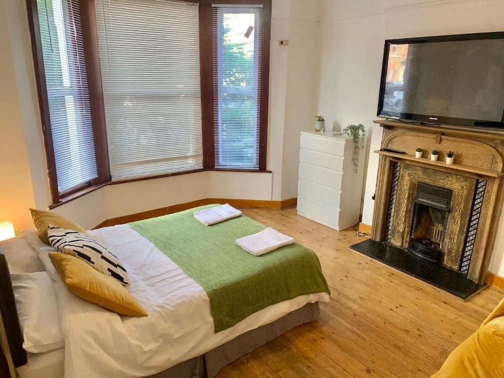 Spacious Deluxe Room with Garden F6