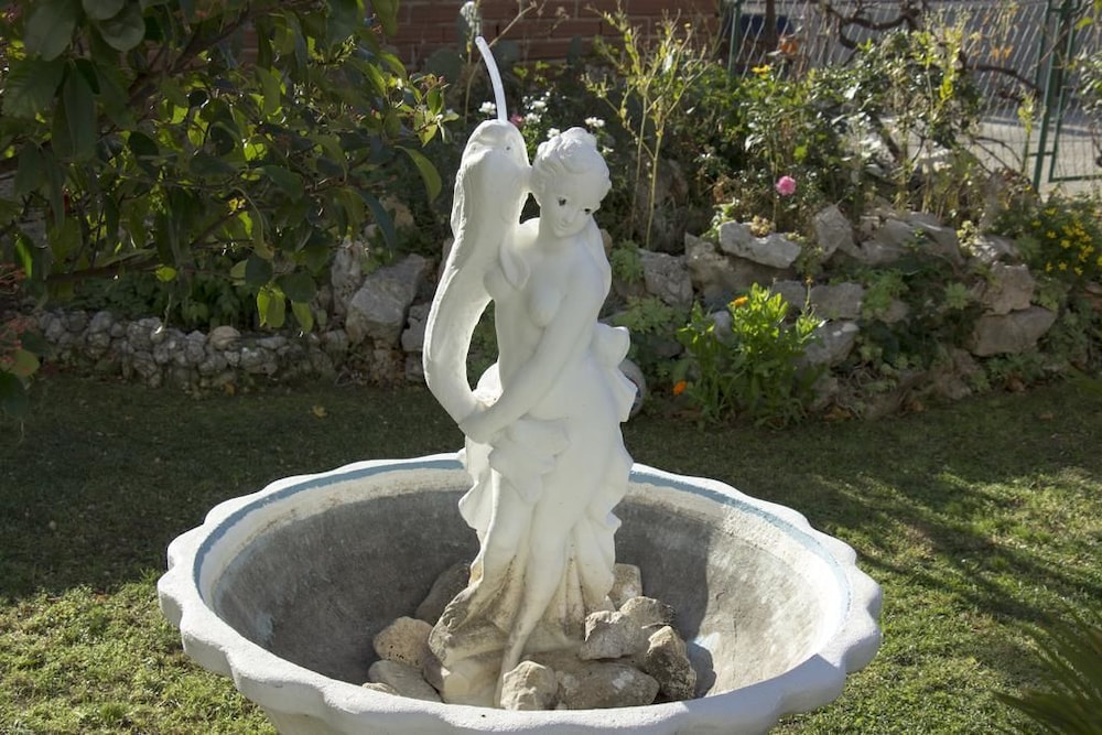 Photo 33