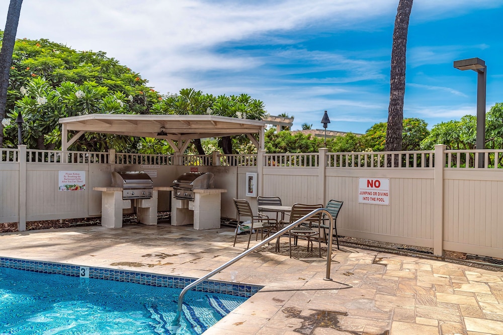 Kihei Akahi C-411 - Modern Top to Bottom Remodel, Split-ac, Across From Kam II