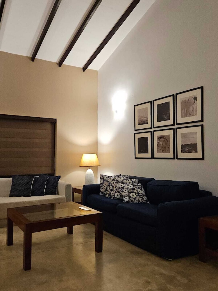 The 6th Milepost Tea Bungalow