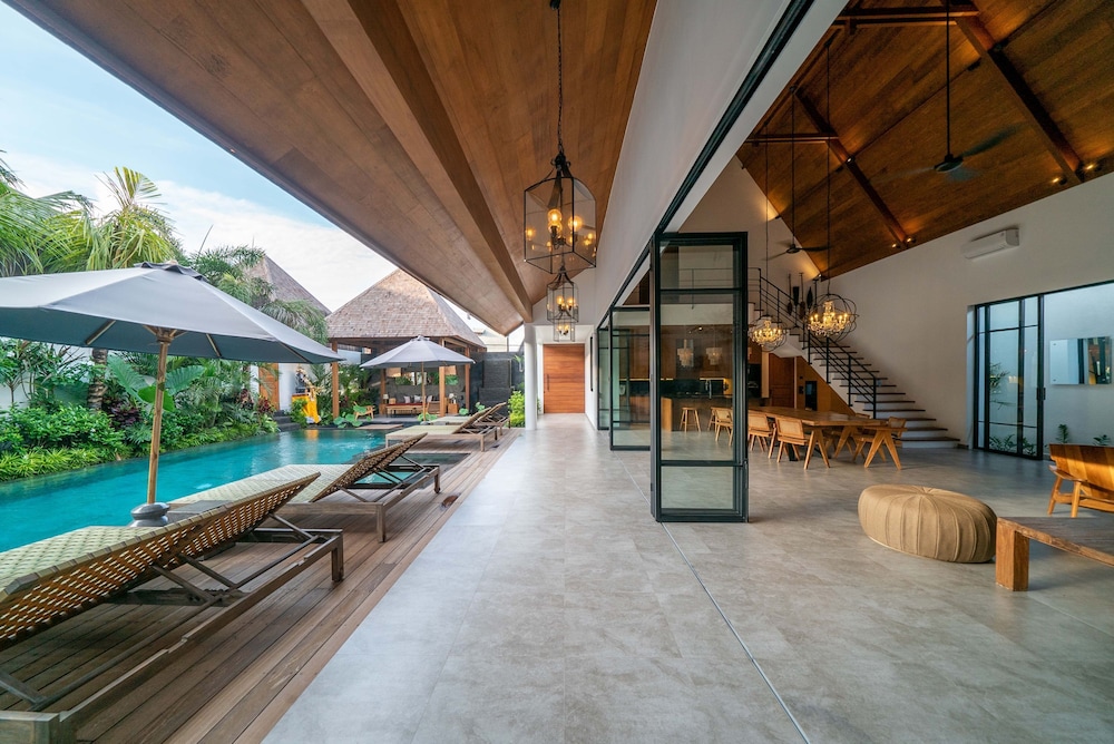 Villa Nusantara 5 by Alfred in Bali - Promo Luxury 4BD Pool Villa Pererenan Beach Caggu