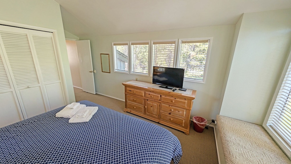 Whistling Swan 8 4 Bedroom Home