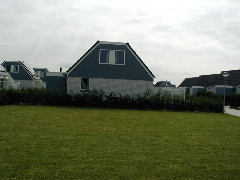 Bungalow for 6 People Near Beach